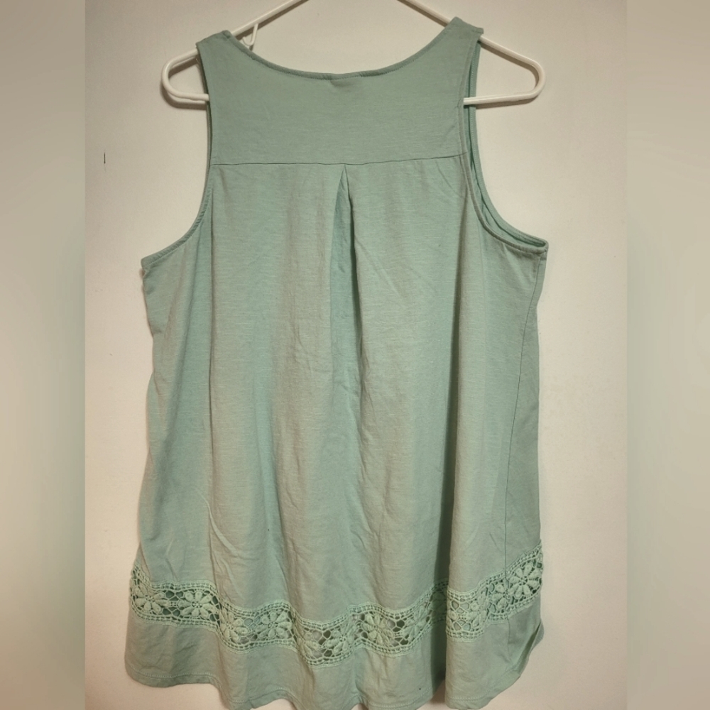 Mossimo Tank Top - Picture 2 of 5